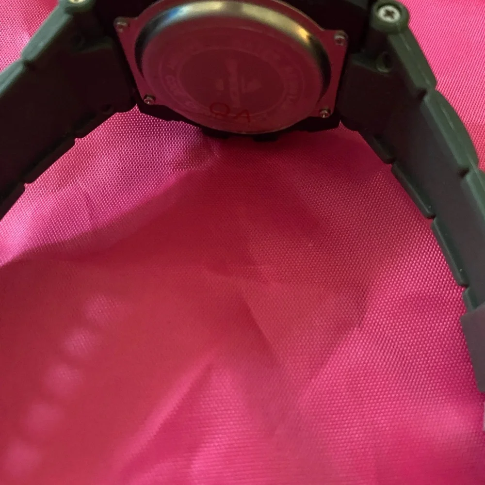 Set of Four Stylish Watches - Picture 7 of 13